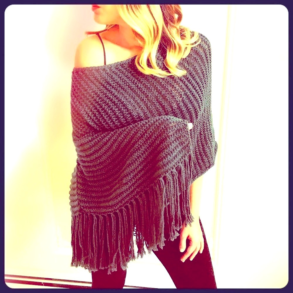 Bebe Knit Shawl In Emerald Green